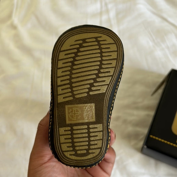 Dr. Martens - Picture 4 of 4